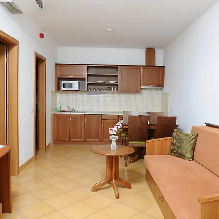 Apartahotel Thermal Park 4*